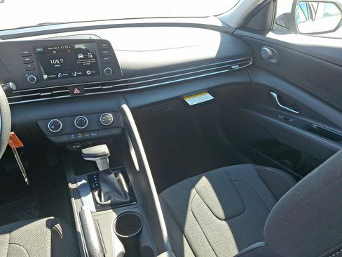 New 2025 Hyundai Elantra SE w/ Cargo Package image 11