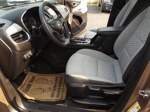 Used 2018 Chevrolet Equinox LS AWD/4WD image 12