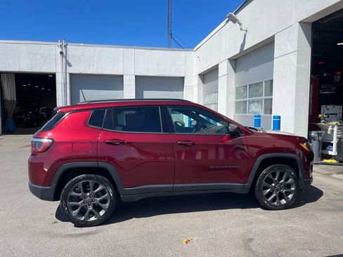 Used 2021 Jeep Compass Latitude w/ Sun and Sound Group AWD/4WD image 8