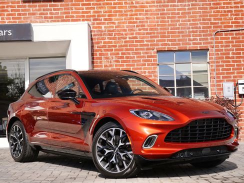 Used 2021 Aston Martin DBX AWD/4WD image 1