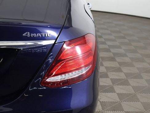 Used 2017 Mercedes-Benz E 300 4MATIC image 17