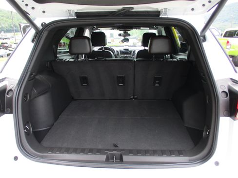 Certified 2022 Chevrolet Equinox RS w/ Infotainment Package AWD/4WD image 13
