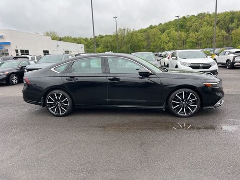 Used 2023 Honda Accord Touring image 5