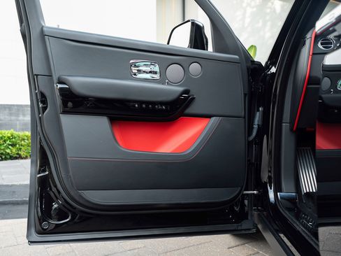 Certified 2023 Rolls-Royce Cullinan w/ Dark Exterior Package image 16