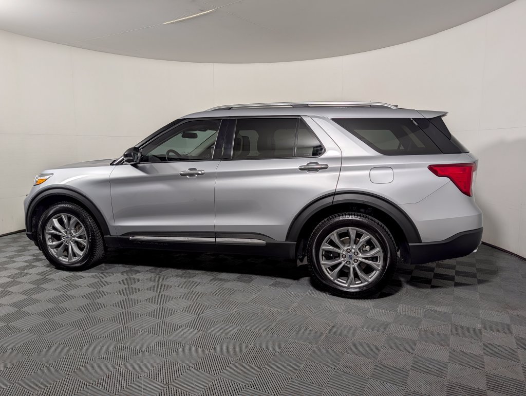 Used 2021 Ford Explorer Limited w/ Equipment Group 301A AWD/4WD image 5