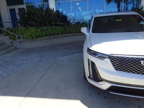 Certified 2020 Cadillac XT6 Premium Luxury AWD/4WD image 34