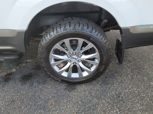 Used 2017 Ford F150 XLT w/ Equipment Group 302A Luxury image 8