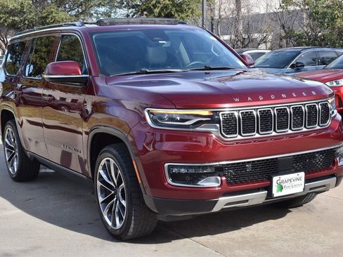 Used 2022 Jeep Wagoneer Series III w/ Premium Group I image 4