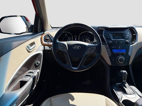 Used 2014 Hyundai Santa Fe GLS image 16