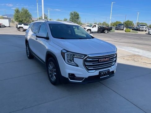 Used 2022 GMC Terrain SLT w/ Tech Package AWD/4WD image 5