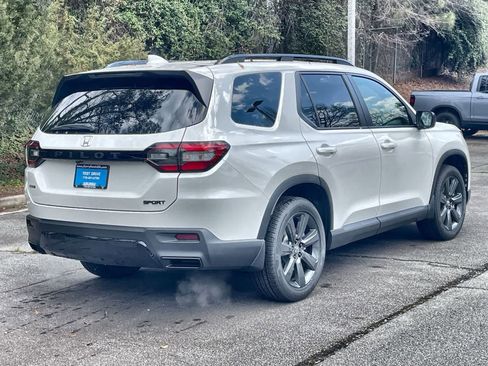 New 2026 Honda Pilot Sport image 4
