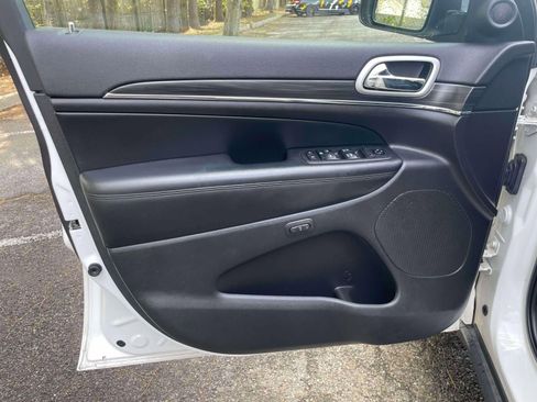 Used 2020 Jeep Grand Cherokee Limited w/ Luxury Group II AWD/4WD image 15