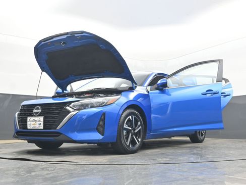 Used 2025 Nissan Sentra SV FWD image 41