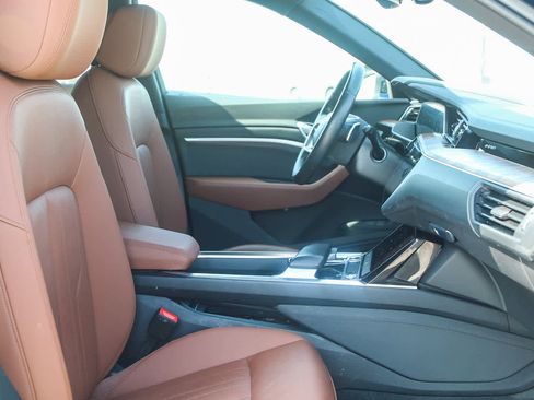 Used 2022 Audi e-tron Premium image 16