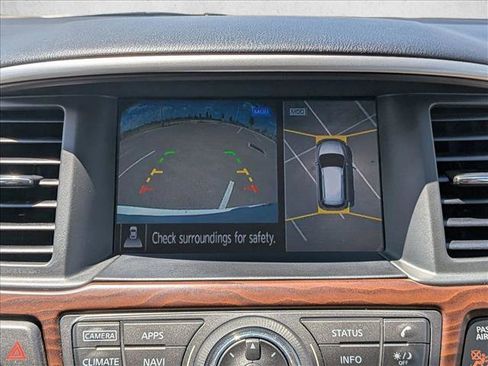 Used 2019 Nissan Pathfinder Platinum image 13