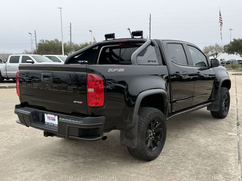 Used 2022 Chevrolet Colorado ZR2 w/ ZR2 Midnight Special Edition image 5