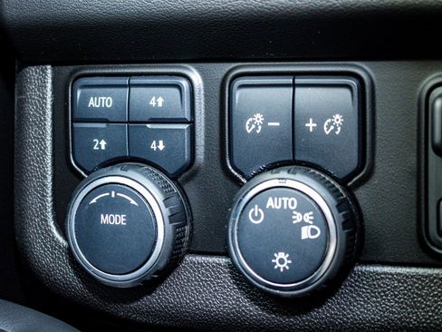 Used 2022 Chevrolet Tahoe RST w/ Luxury Package image 15