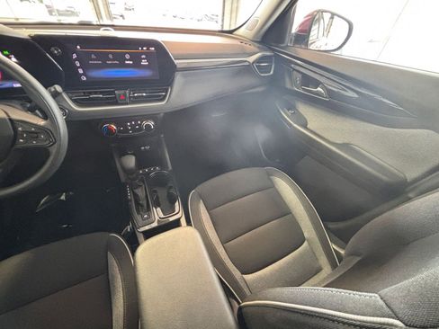 Used 2025 Chevrolet TrailBlazer LT image 38