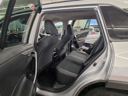Used 2021 Toyota RAV4 LE FWD image 33