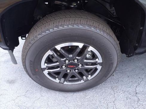 New 2025 Toyota Tacoma TRD Sport image 4