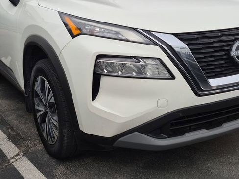 Used 2023 Nissan Rogue SV FWD image 4