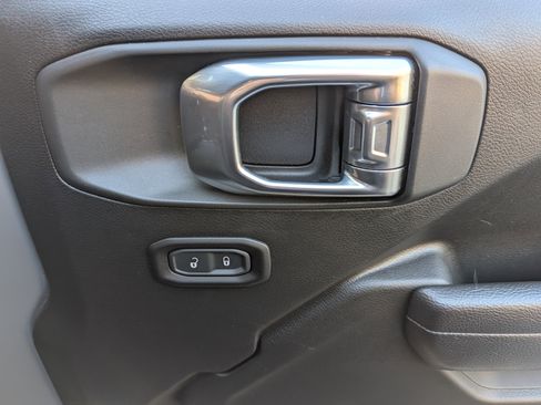 Used 2023 Jeep Gladiator Willys image 20