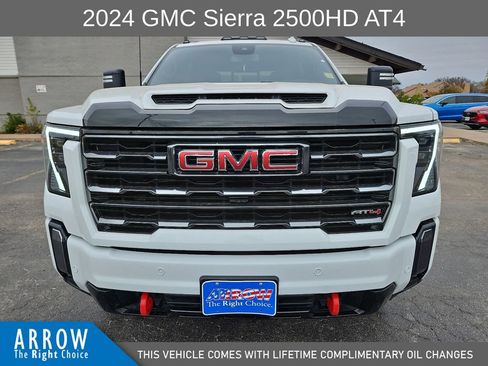 Used 2024 GMC Sierra 2500 AT4 w/ AT4 Preferred Package image 3