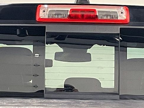 Used 2023 Chevrolet Colorado Z71 w/ Z71 Convenience Package 2 image 13