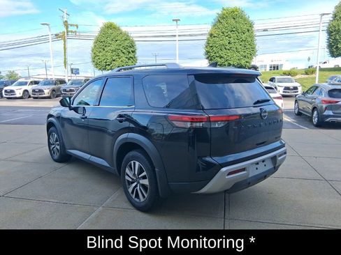 Used 2022 Nissan Pathfinder SL w/ Lighting Package (N92) AWD/4WD image 7