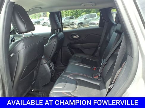Used 2020 Jeep Cherokee Trailhawk w/ Cold Weather Group AWD/4WD image 10