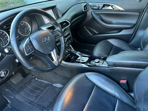 Used 2018 INFINITI QX30 AWD image 11