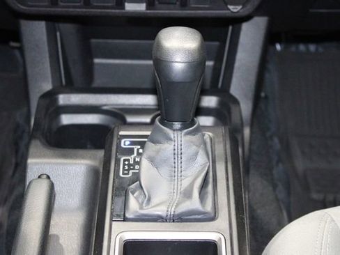 Used 2022 Toyota Tacoma SR image 35