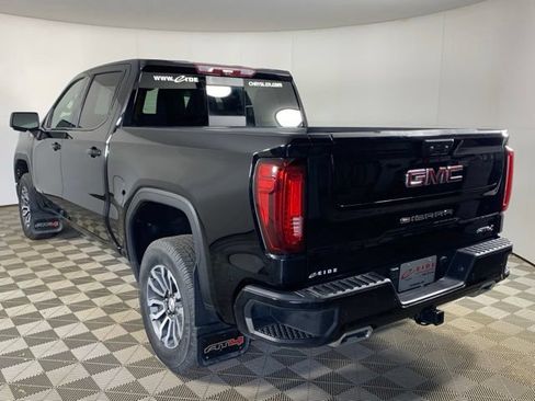 Used 2023 GMC Sierra 1500 AT4 w/ Technology Package AWD/4WD image 10