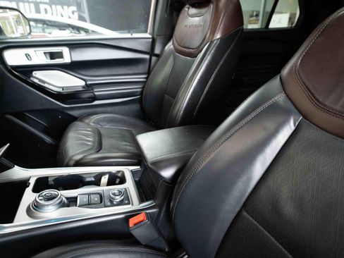 Used 2023 Ford Explorer Platinum w/ Technology Package AWD/4WD image 10