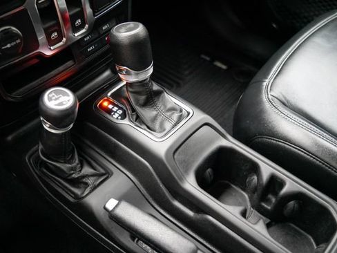Used 2022 Jeep Wrangler Sport AWD/4WD image 29