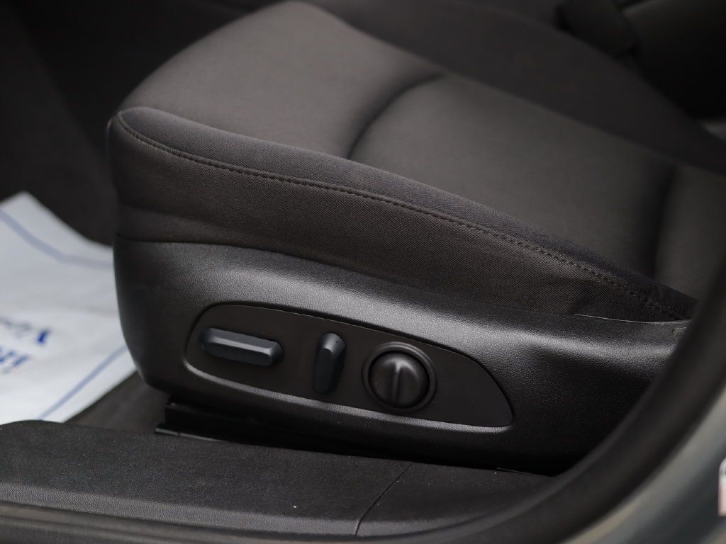 Used 2024 Chevrolet Malibu LT FWD image 19