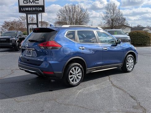 Used 2017 Nissan Rogue SV w/ SV Family Package image 3