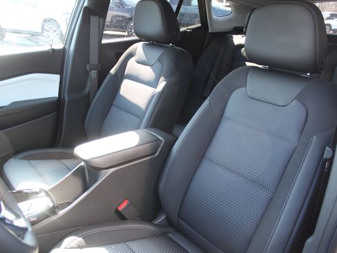 New 2026 Chevrolet Trax LT w/ Driver Confidence Package image 9