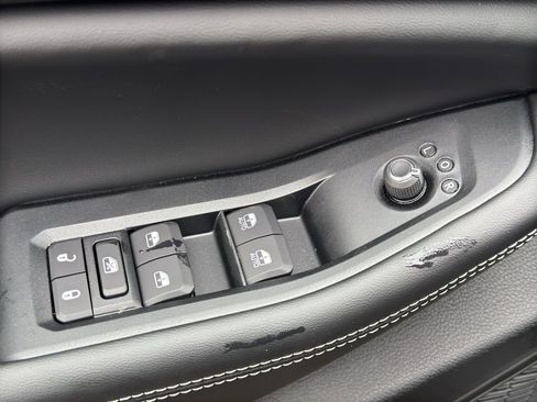 New 2025 Jeep Grand Cherokee Altitude image 11