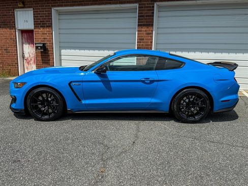 Used 2017 Ford Mustang Shelby GT350 w/ Electronics Package RWD image 18