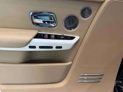 Used 2019 Rolls-Royce Phantom Sedan image 48