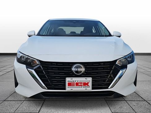 Used 2024 Nissan Sentra SV image 2