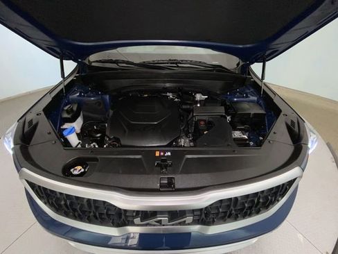 Used 2024 Kia Telluride EX w/ EX Captain's Chair Package image 27