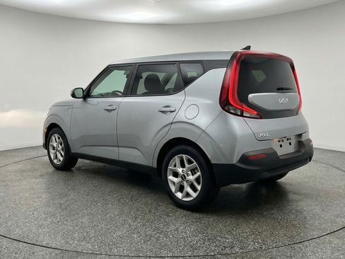 Used 2025 Kia Soul LX w/ LX Technology Package image 6