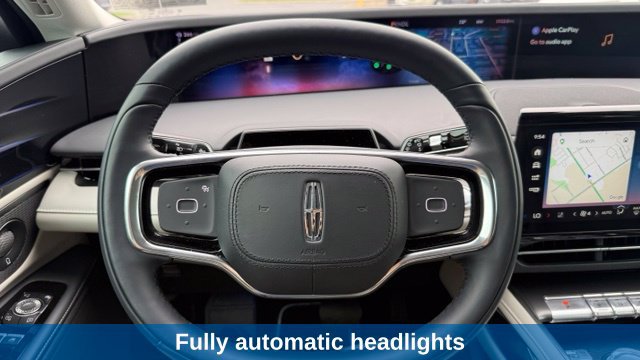 Used 2025 Lincoln Nautilus Reserve AWD/4WD image 15
