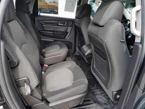 Used 2017 Chevrolet Traverse LT w/ Style and Technology Package FWD image 28