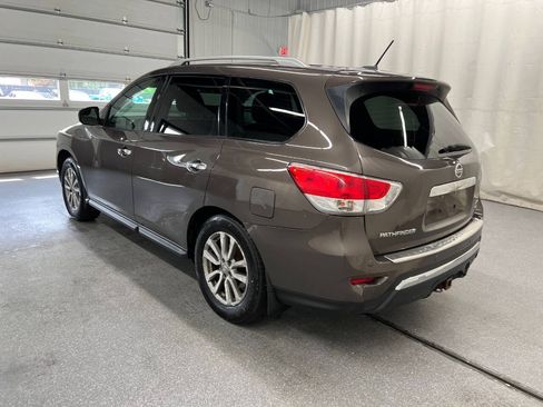 Used 2015 Nissan Pathfinder SV w/ Trailer Tow Package AWD/4WD image 6