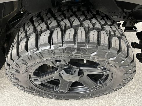 Used 2018 Toyota Tundra SR5 AWD/4WD image 18