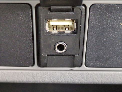 Used 2012 Toyota Tacoma PreRunner image 21