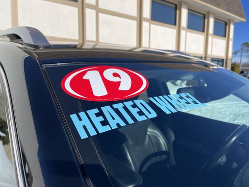 Used 2019 Jeep Cherokee Limited image 27